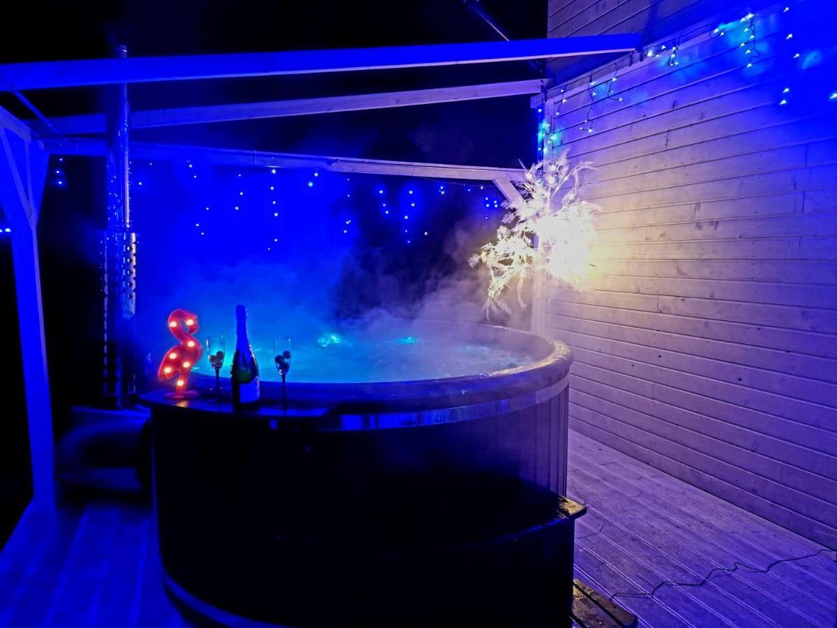 Diamenty Baltyku Domki Wakacyjne Balia Z Jacuzzi 米耶伦科 外观 照片